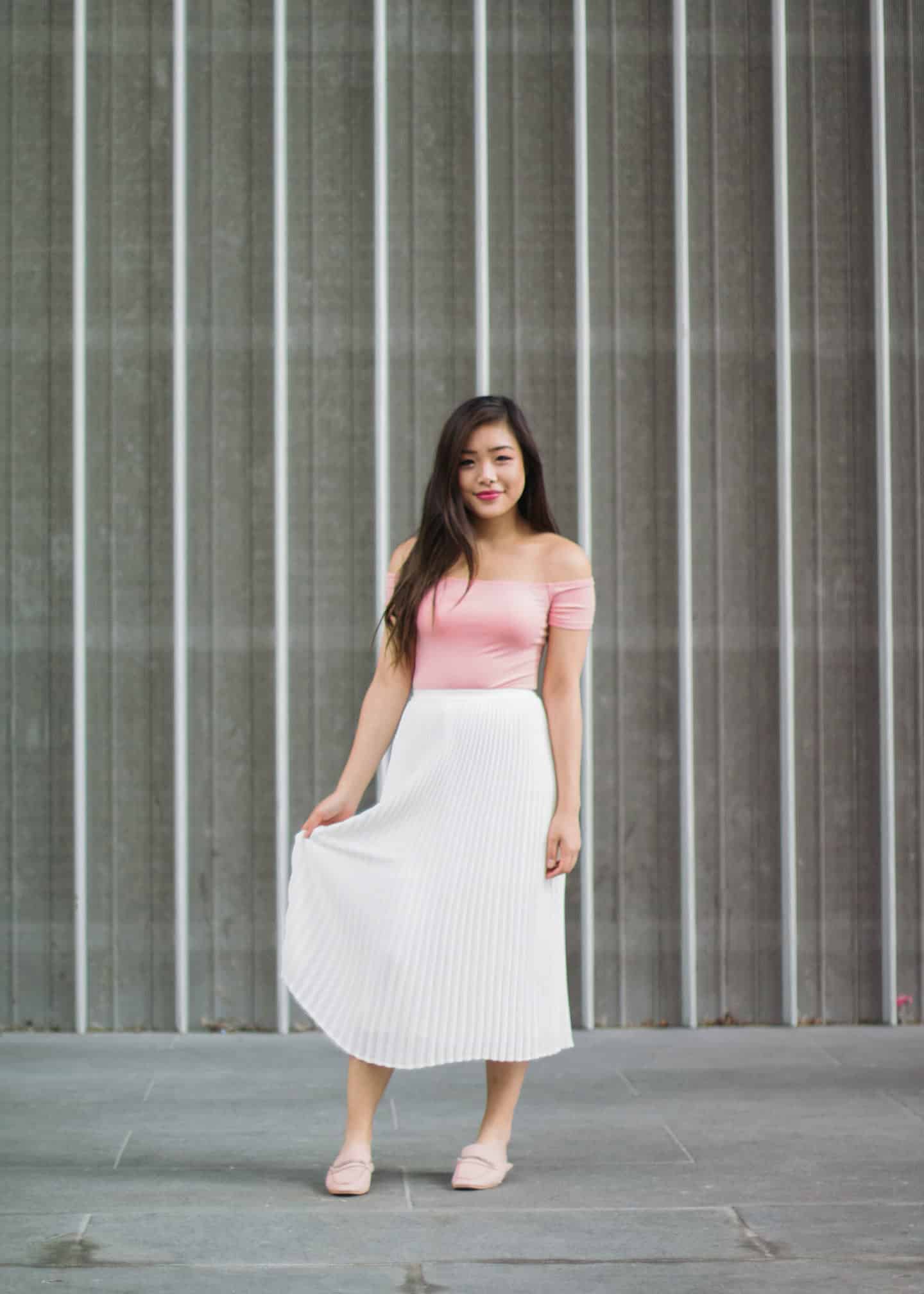 Slit Pleated Skirt