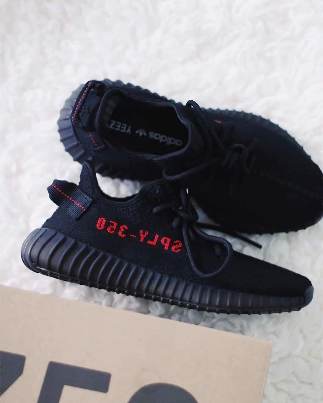 Adidas Yeezy Boost 350 v2 Bred Sneakers
