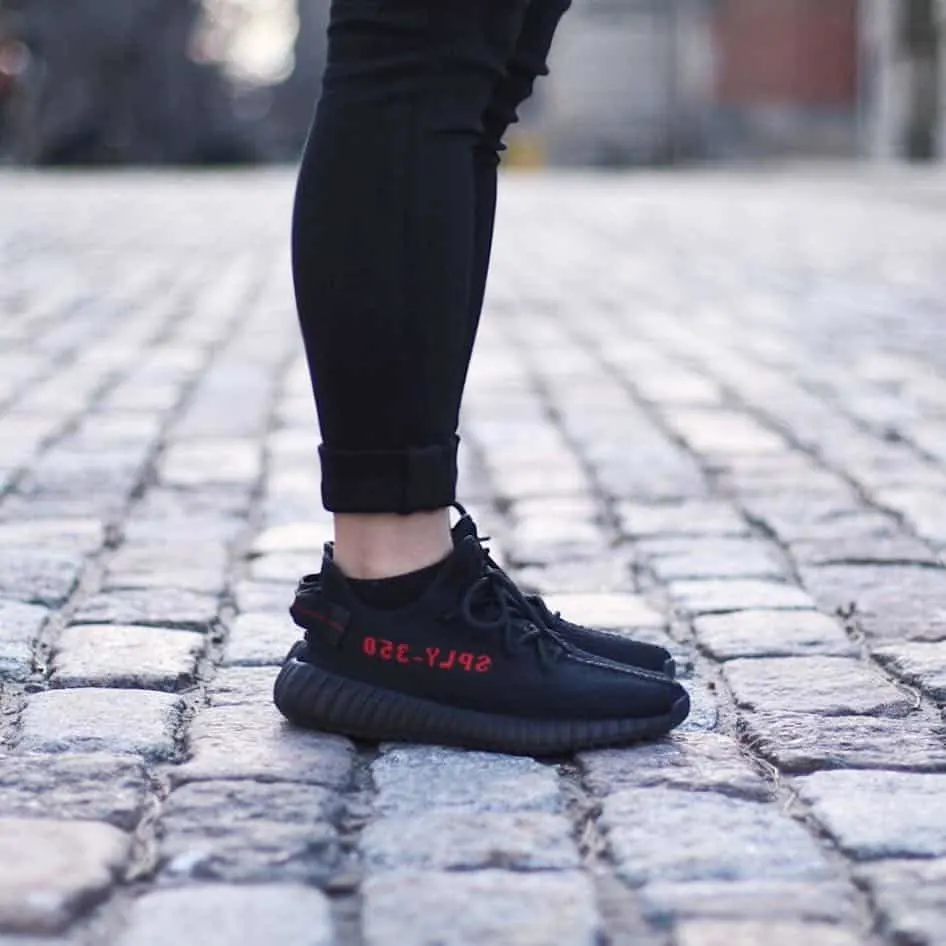 Adidas Yeezy Boost 350 v2 Bred Sneakers