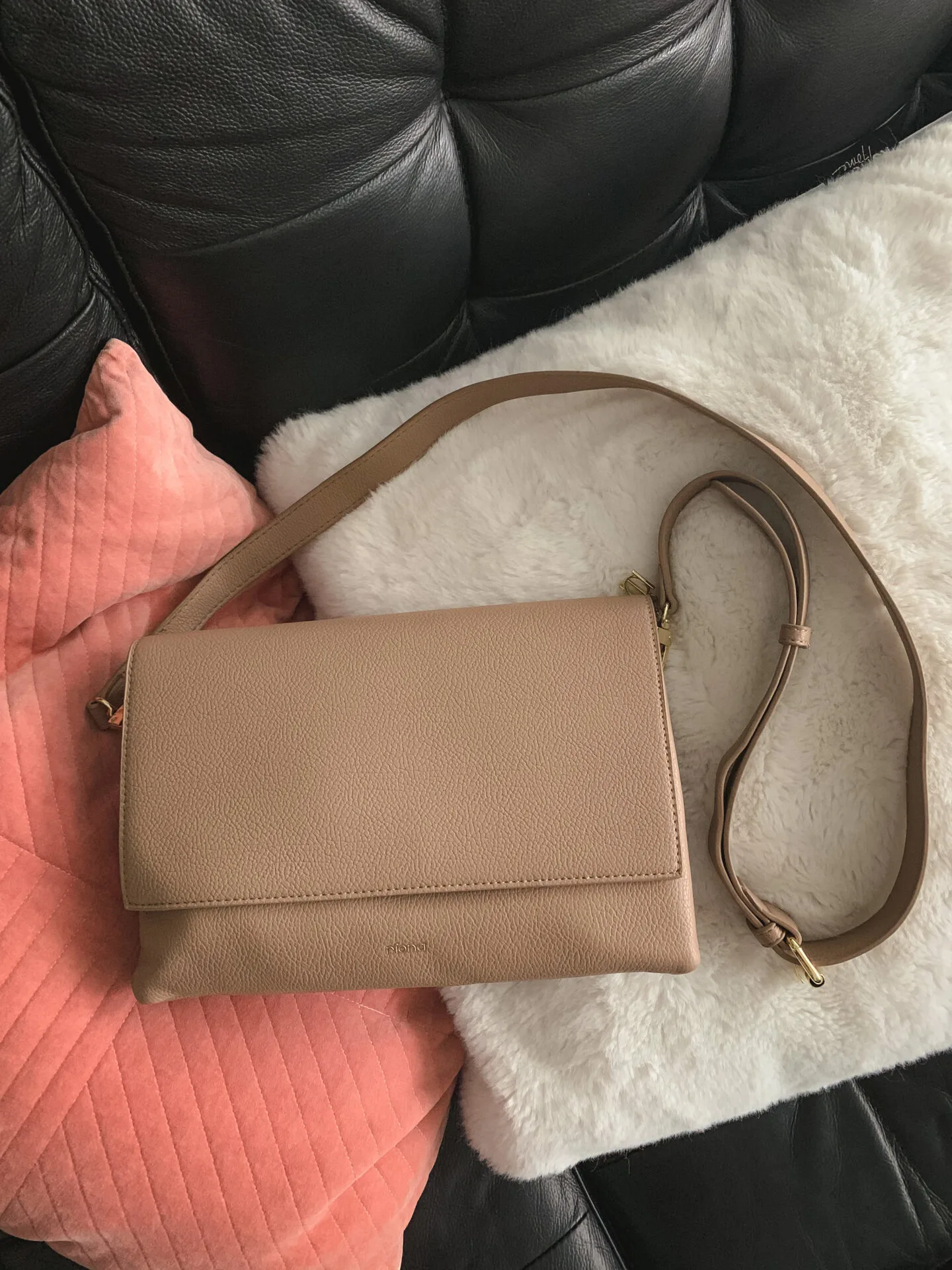 Riona Soho Double Gusset Crossbody bag from Bentley Canada