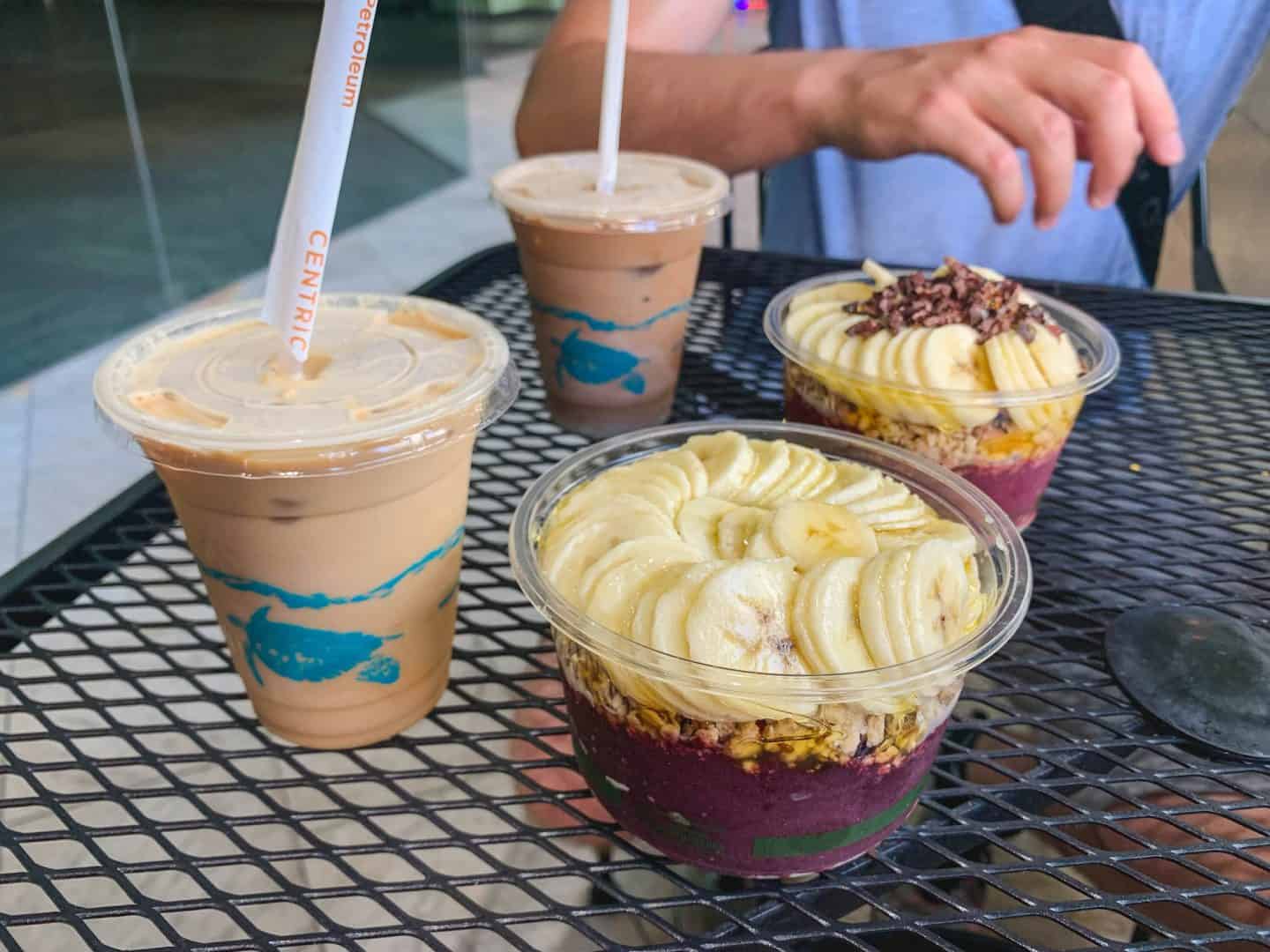 Açai bowls at Tropical Tribe in Oahu, Hawaii