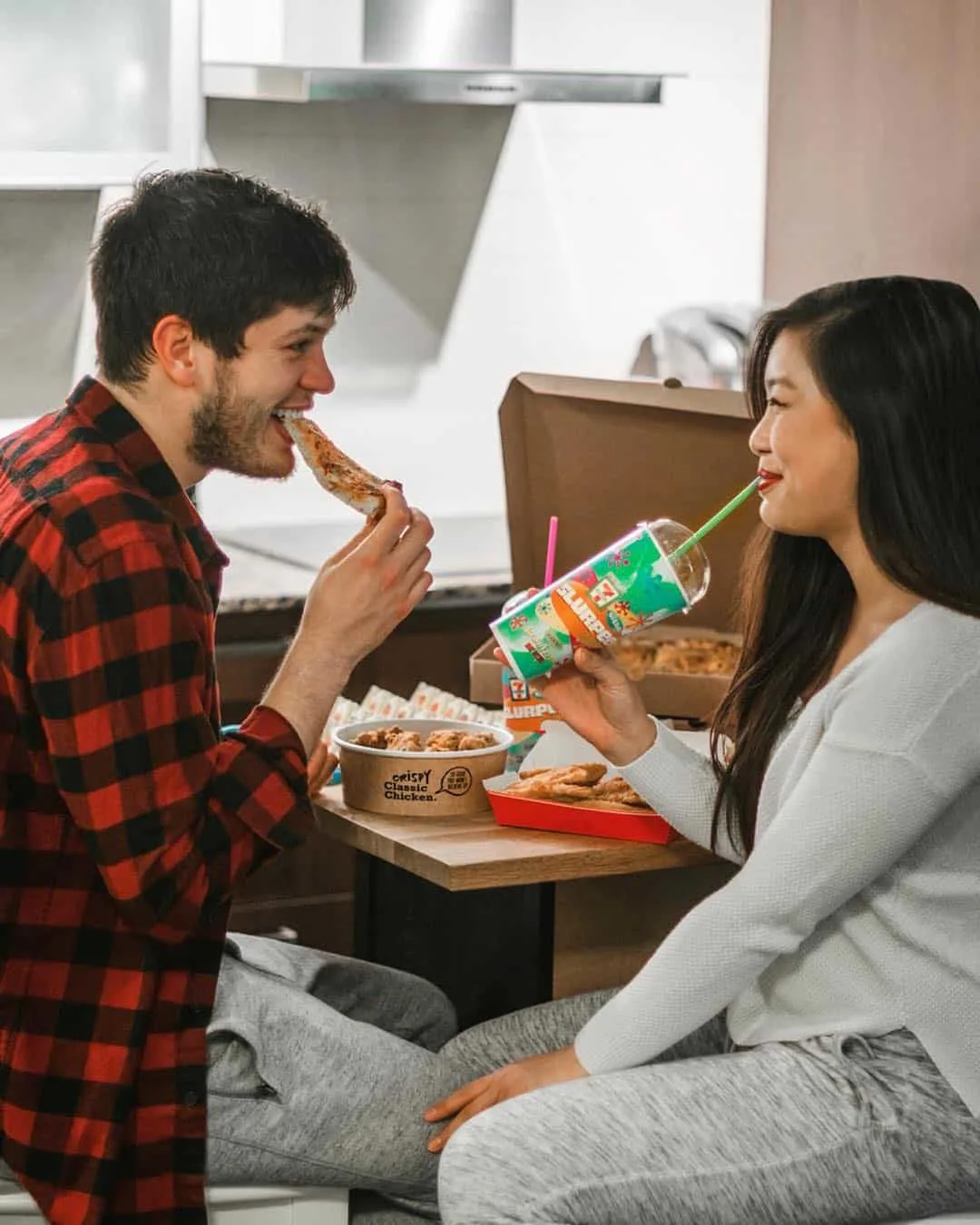 7-Eleven pizza date night at home