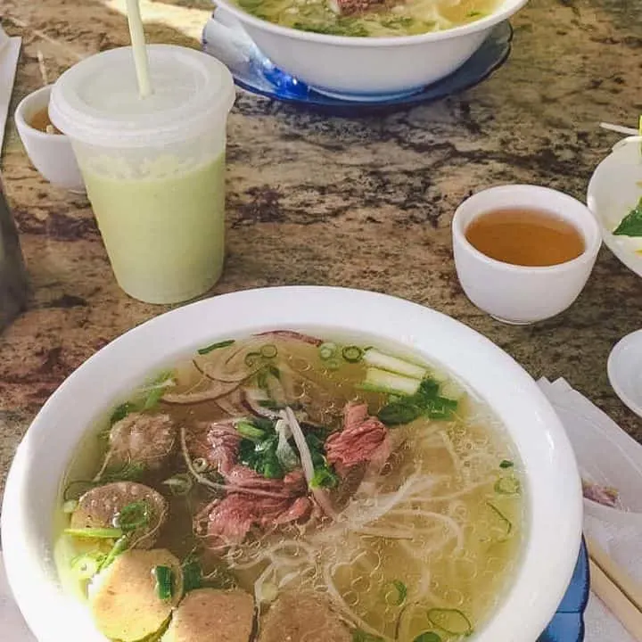 15 Best Restaurants in Toronto’s Chinatown