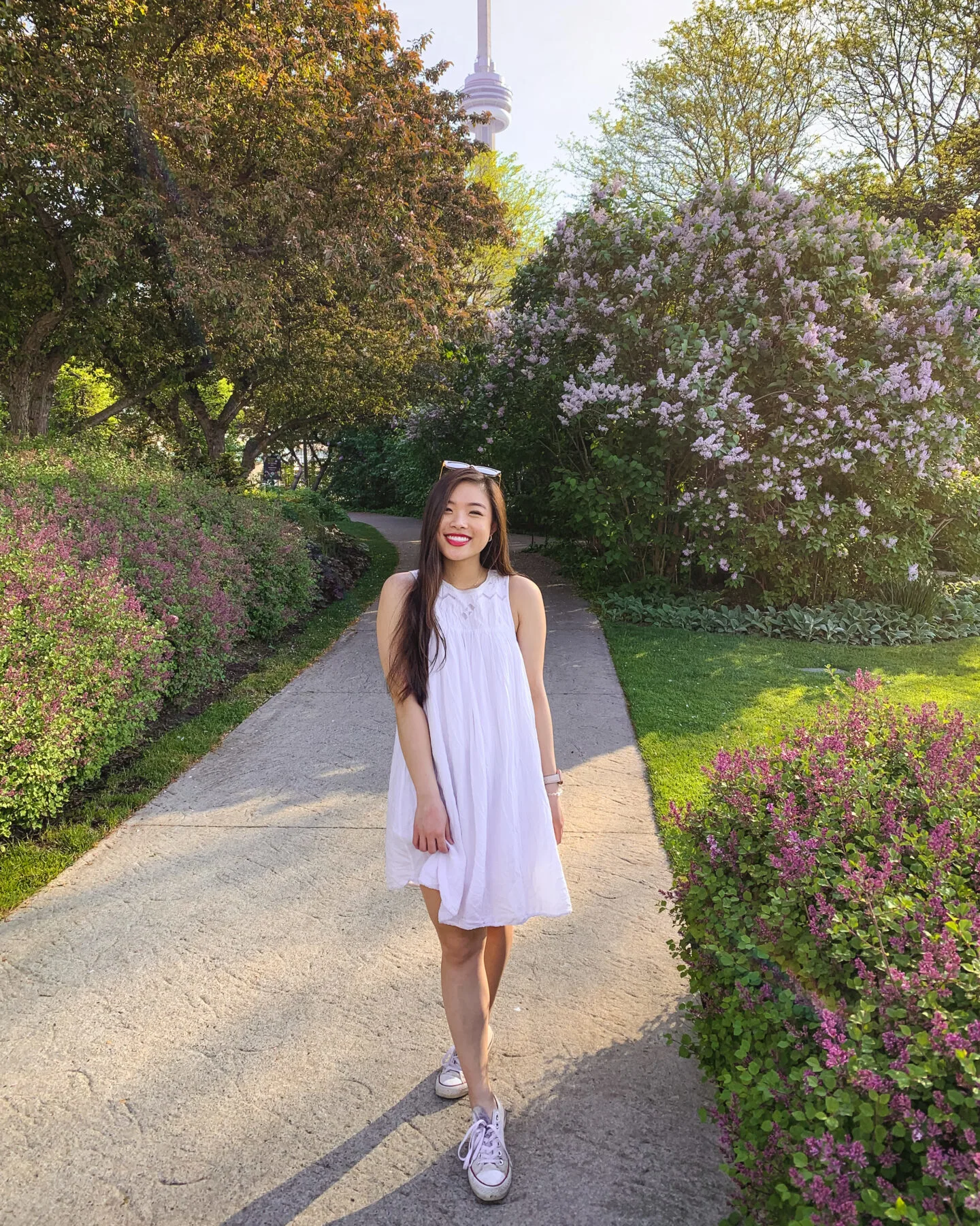 White converse with outlet dress