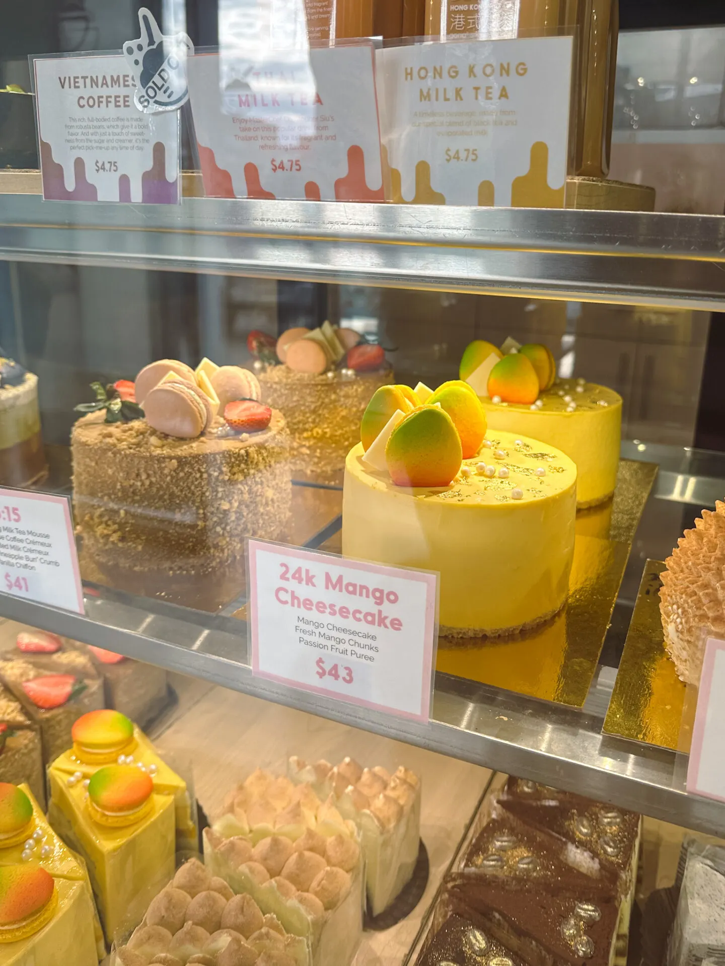 Cakes from Daan Go Cake Lab in Richmond Hill, Ontario